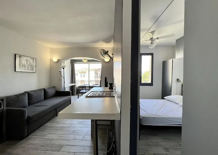 Bright 26 M With Pool In 아파트 Fréjus
